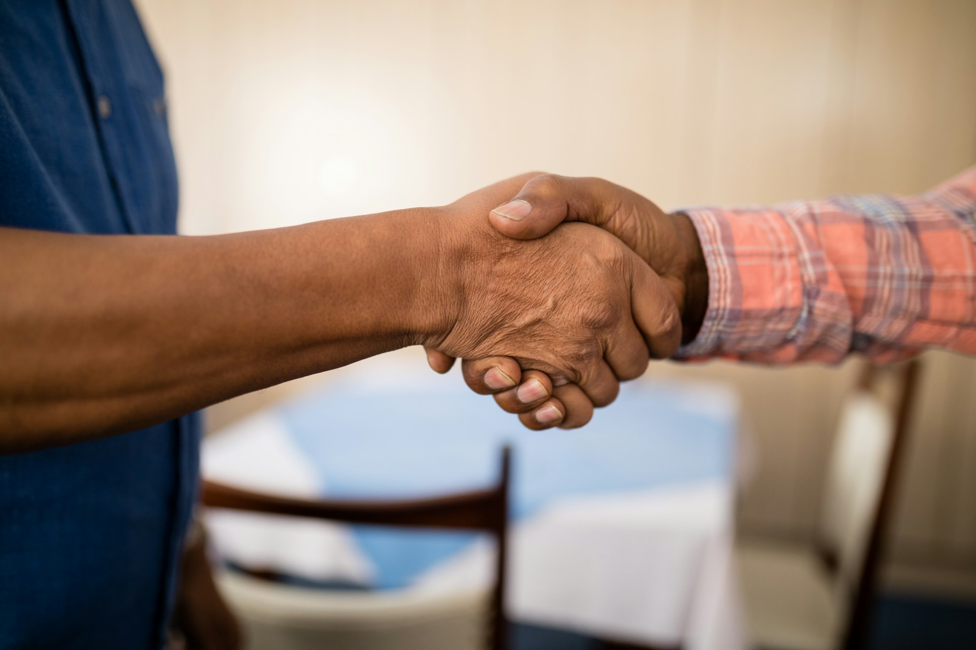 Poignée de main professionnelle