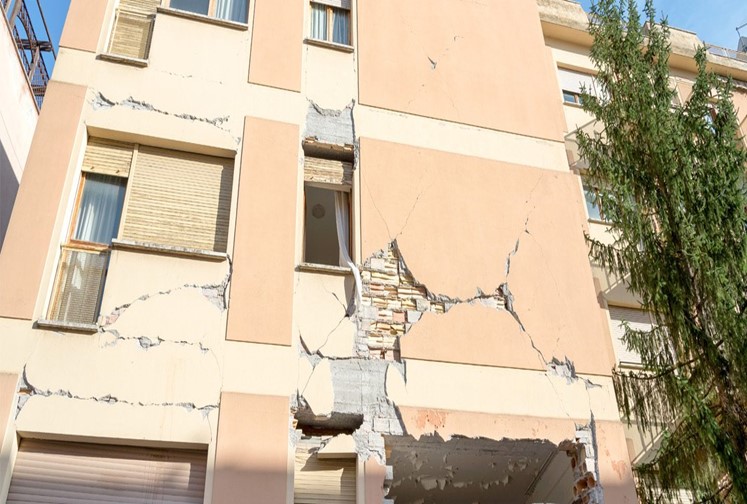 Image illustrative : Diagnostic et expertise des pathologies du bâtiment (fissures, humidité, malfaçons)